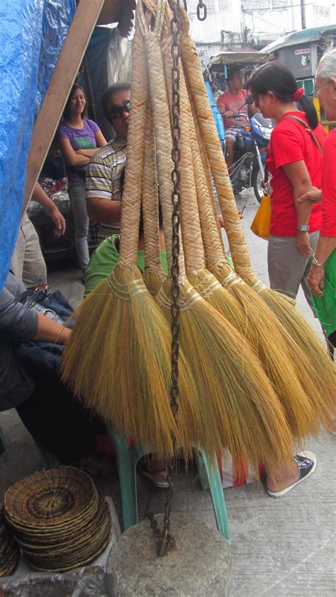 Walis Tambo (Whisk Broom) ⋆ Global Granary.
